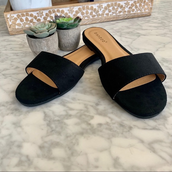 Bailey Black Suede Slides last size 6! - Picture 3 of 3